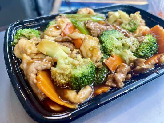 Four Seasons, no green pepper no pork.