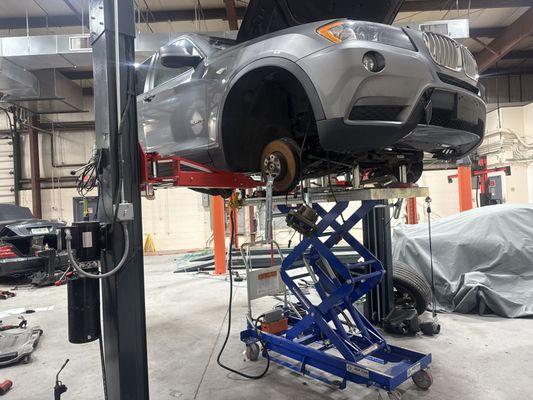 BMW engine installation