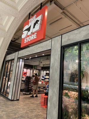 Field Museum Store