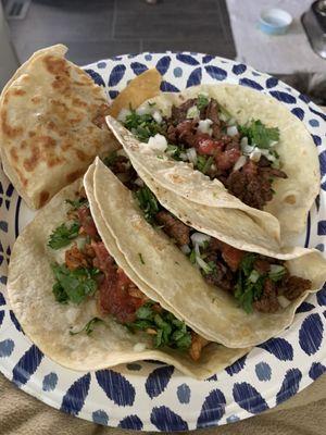 2 steaks tacos, 1 chicken tacos, chicken quesadillas