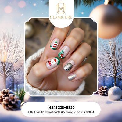 Deck the halls and your nails! This Christmas set is ready for all your holiday sparkle and cheer. What festive design should we try?