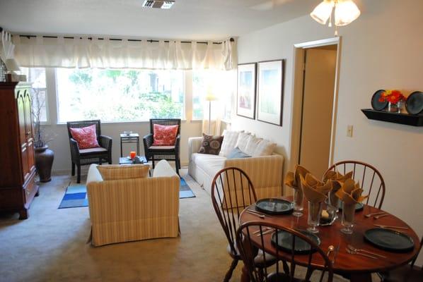 Inside a model unit of 1661 Forest Avenue Apartments