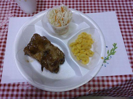 BBQ ribs, cole slaw, and mac & cheese. The ribs were really good!