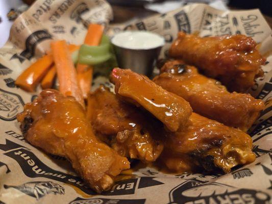 House buffalo sauces wings