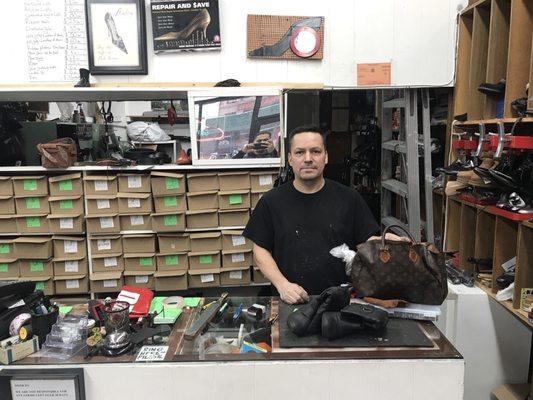 Mel's Shoe Repair