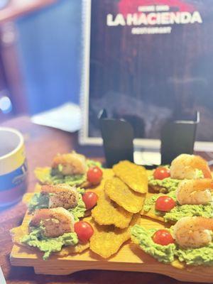 Tostostone wacamole & camarones