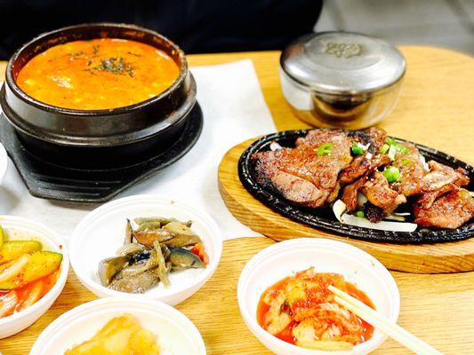 Seafood Soon Tofu & Galbi