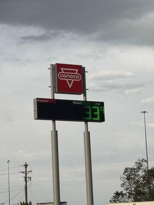 Mustang/Conoco Gasoline & Convenience Store