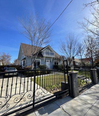 Gus & Aurora - Century 21