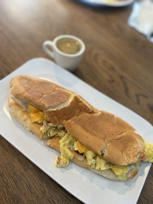 Rico sandwich and colada