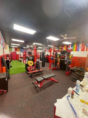Welcome to the Lab, where boxing meets strength, conditioning, and results. Every corner of KemboFitness is built to push you, challen