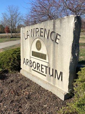 Colors are leaving, but the space is still awesome.