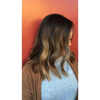 Mariah Funfar - Salon Rouge