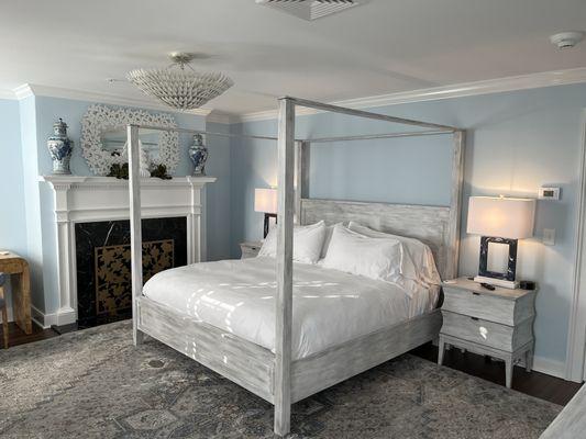 Guest room with balcony