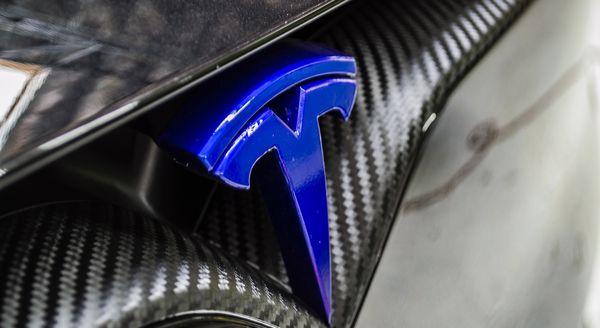 Tesla Model S emblem and chrome delete