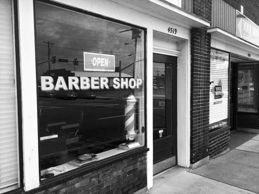Monty's Barber Shop