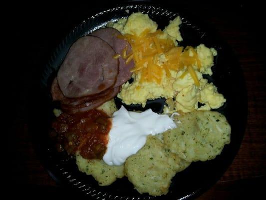 Hot breakfast everyday!