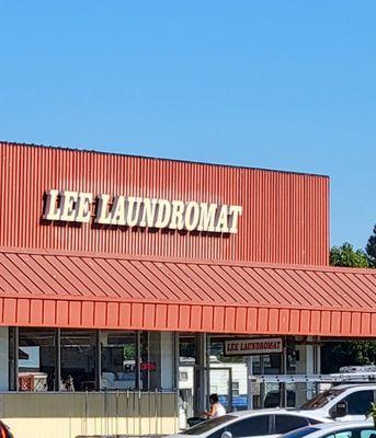 Lee's Laundromat