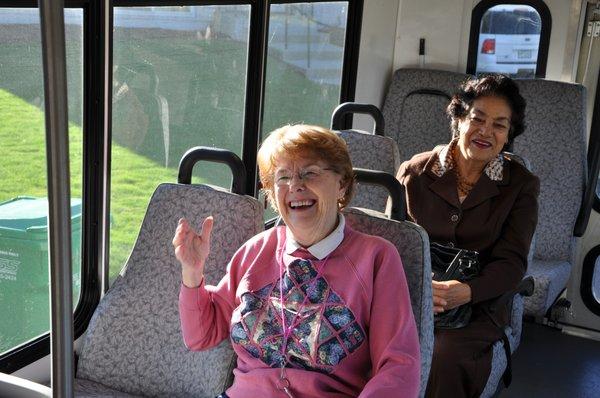 Ride Connection provides Shopping Shuttles in a variety of neighborhoods to help individuals gain access to healthy foods and more.