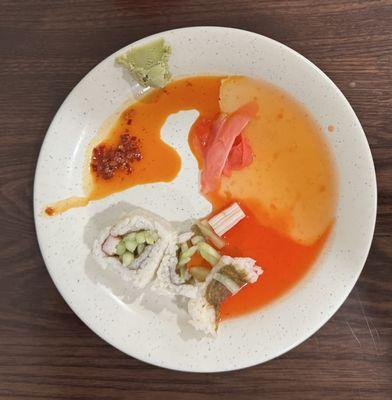 Recommend adding Sauce Bowls for Condiments