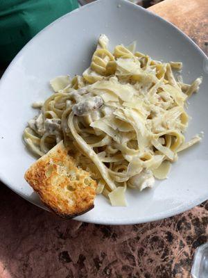 Fettuccine Alfredo
