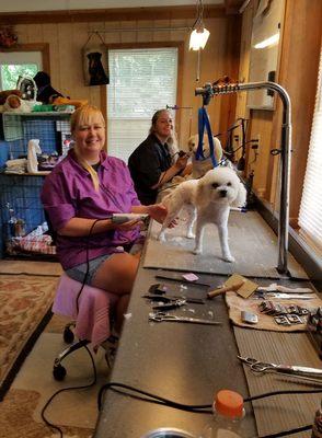 A-Cut-Above Grooming Salon