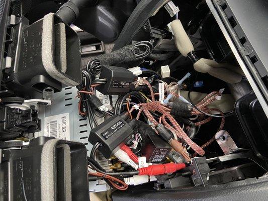 Poor wiring organization and installation, causing engine noise and whining