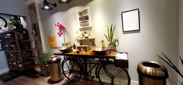 Urban Wick Candle Bar