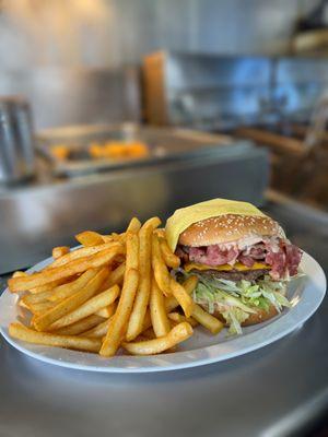 Colossal Cheeseburger Combo