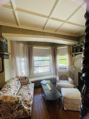 Bailey-Olcott suite sitting space