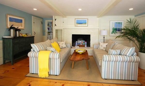 Chatham Seafarer, Sitting Area. Enjoy a complimentary cup of coffee or tea.