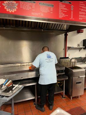 Lio's Cleaning and Sanitation Services