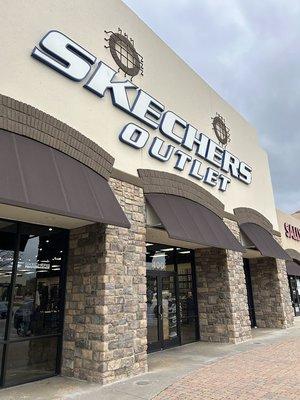 SKECHERS Warehouse Outlet