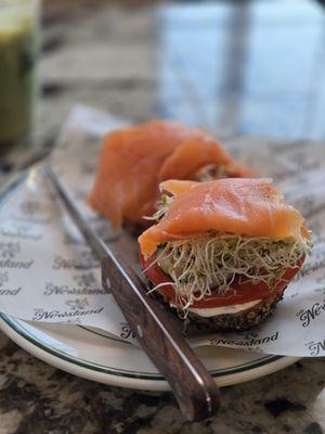 The bagel sandwich on everything bagel.