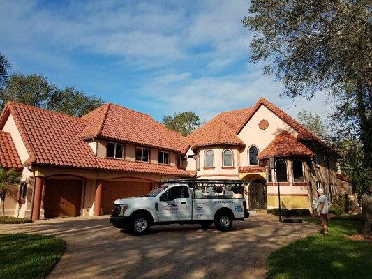 Tile roof cleaning