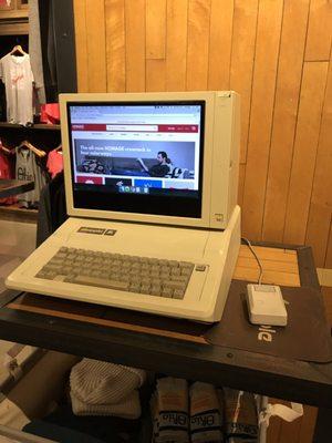 Yes it works, sort of. It's only a shell w an iPad inside.