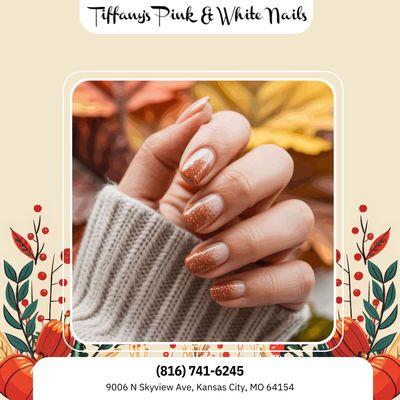 Cozy nails for a cozy feast Minimal designs, maximum autumn vibes!
Book your Thanksgiving glow-up today!