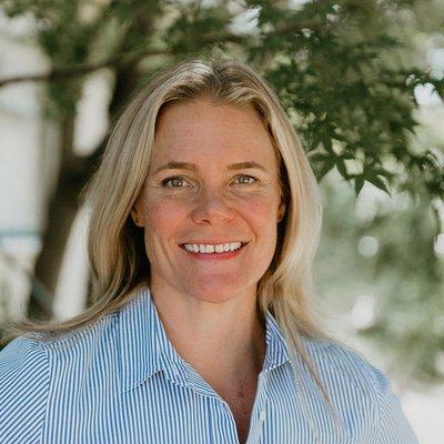 Acupuncturist & Certified Chinese herbalist since 2001, Laurelhurst office. Infertility, menopause, menstrual health, athletic performance.