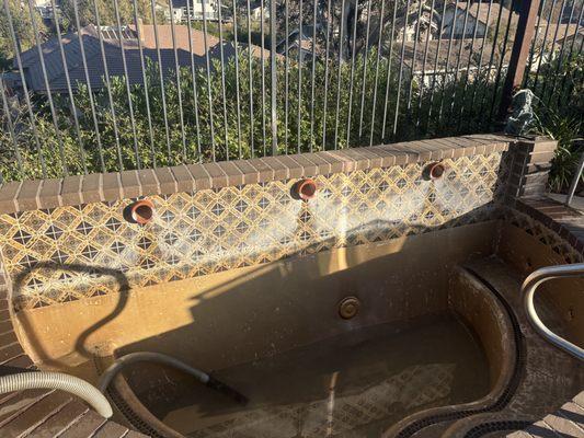 Superior Pool Tile Cleaning