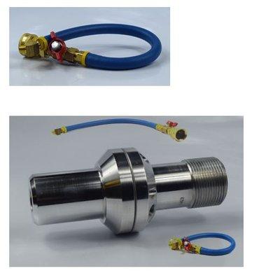 Simple dust suppression. Introduces water into abrasive stream.