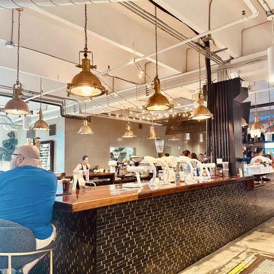 Pump house Coffee Roasters: inside POV