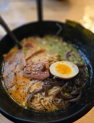 T3.Tonkotsu Black Ramen