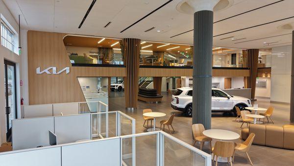 New space, same heart. The Kia Downtown LA showroom is new, sleek, and made for a better car-buying experience. #KiaLove