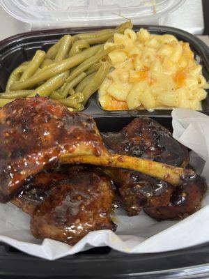 Lamb Chops, Macaroni & Cheese with Green Beans