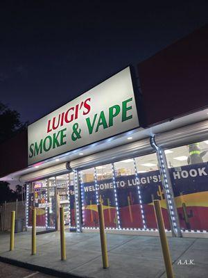 Luigis Smoke Shop