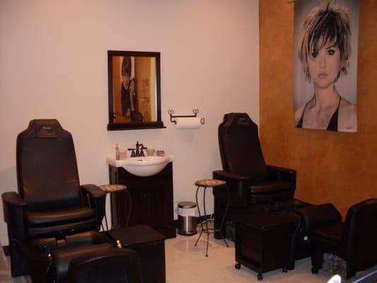 Laurie's Salon Splendor