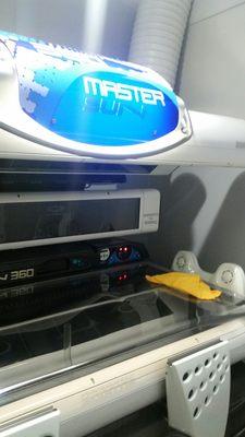 Level 5 bed. $109-$128/mo depending on plan. Includes 15 mins sessions, unlimited spray tan and massage bed.