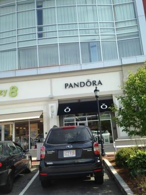 Pandora Dedham -- Legacy Place : 620 Legacy Place, Dedham Storefront