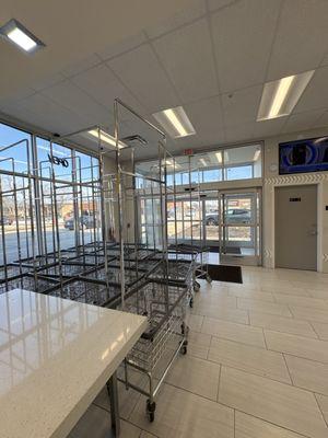 Basket that can't be used to roll your items to your car