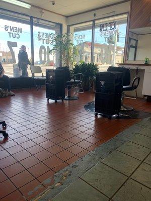 Lincoln Beauty School Salon